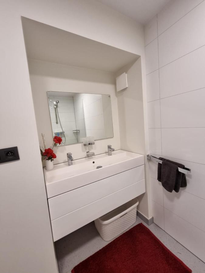 Susberg 3 Luxe Verblijf Met Zwembad En Sauna Neerpelt Exterior foto